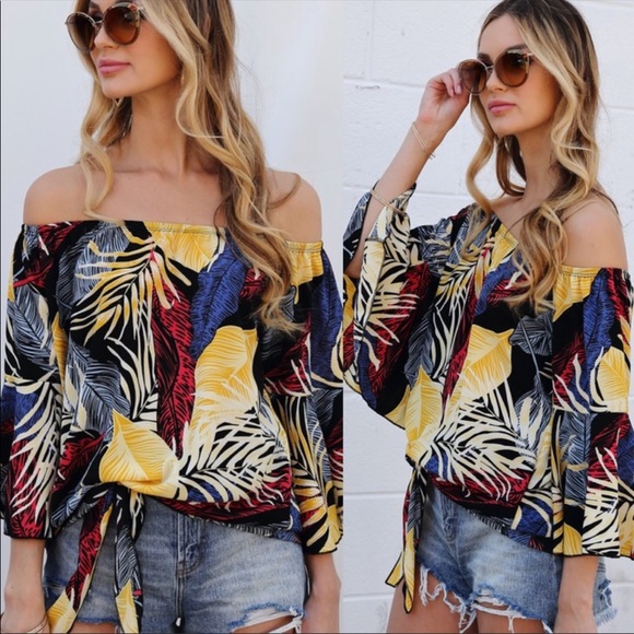 Floral Print Off Shoulder Top - Picture 2 of 6